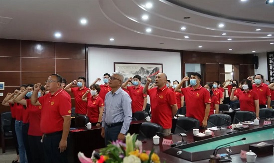踔厲奮發(fā)向未來(lái) 勇毅前行啟新程——白云山潘高壽黨委學(xué)習(xí)貫徹黨的二十大精神專題會(huì)暨黨員表彰大會(huì)順利召開(kāi)2.jpg 踔厲奮發(fā)向未來(lái) 勇毅前行啟新程——白云山潘高壽黨委學(xué)習(xí)貫徹黨的二十大精神專題會(huì)暨黨員表彰大會(huì)順利召開(kāi)2.jpg